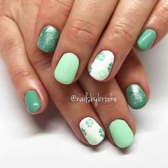 fresh mint green manicure with soft clover accent nails