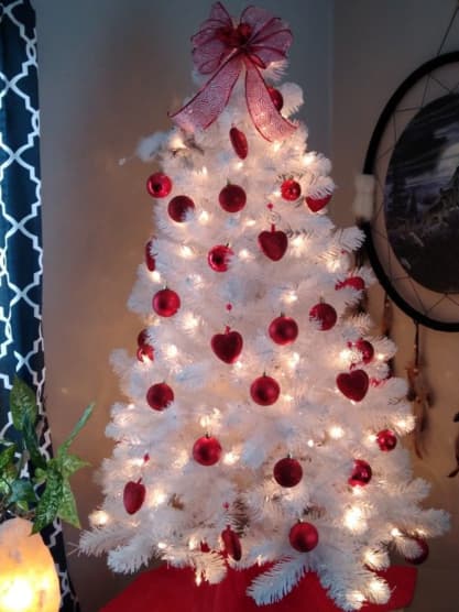 White & Red Valentine Tree
